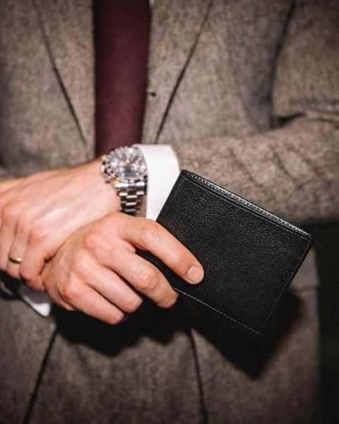 13 Luxury Wallet Brands Worth Of Your Cash (2024)