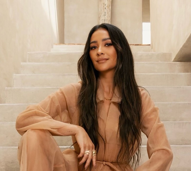 Shay Mitchell speaks with 'InStyle' about creating Béis, the brand's new brick-and-mortar pop-up, and the 'Barbie' movie x Béis campaign.