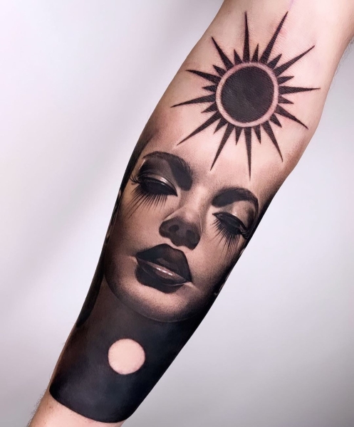 25 Amazing Black & Grey Tattoos