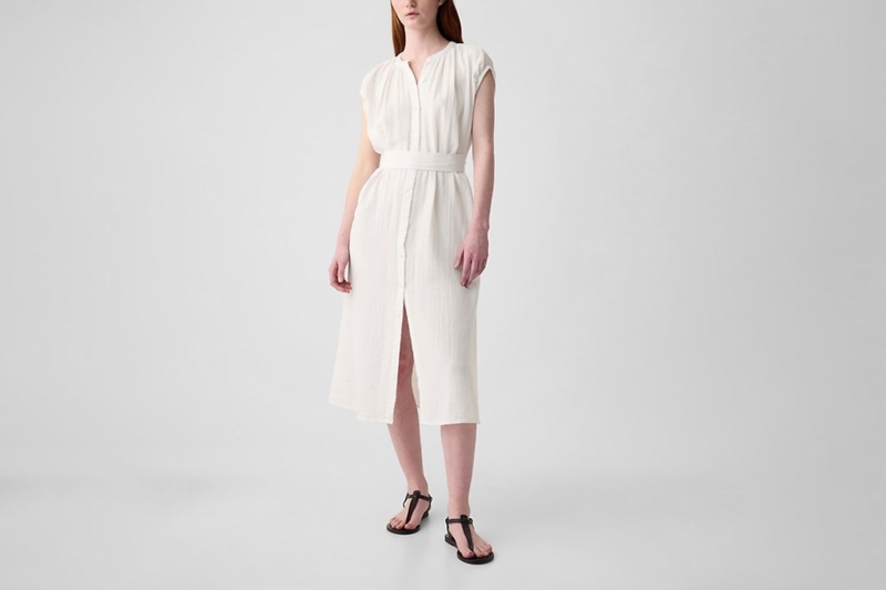 Anne Hathaway wore a custom white shirt dress from Gap while in Rome for a Bvlgari event. At Gap, I found a lookalike dress as well as linen shorts, summer dresses, and wide-leg jeans at up to 60 percent off.