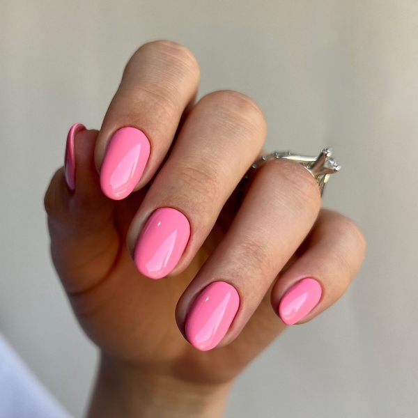 Turn your manicure into a mindfulness moment by skipping the nail salon in favor of a little DIY. Here, nail artists explain how to paint your nails at home with ease using traditional, air-dry polish.