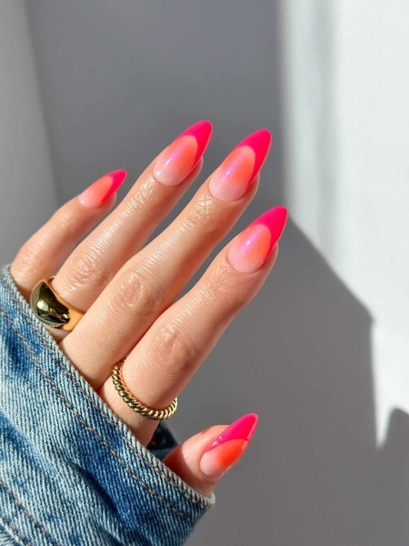 Aura nails are the gradient design that's slowly but surely overpowering the tried-and-true ombré. Browse 20 stunning options, here.