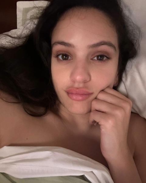 Constant glam is a reality of fame, which means celebrities without makeup garner all the more attention for the deviation. See 25 celebrities without makeup.