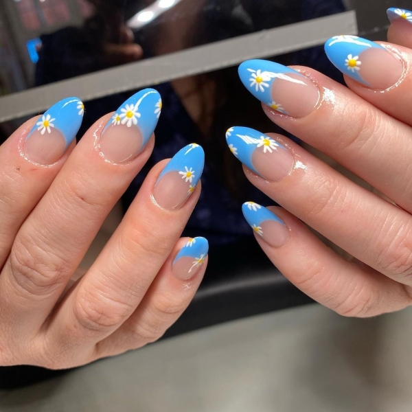 From elegant neutrals to bold patterns, find inspiration for your next salon visit with these stunning oval nail designs. The shape is a blend of almond and round nails.