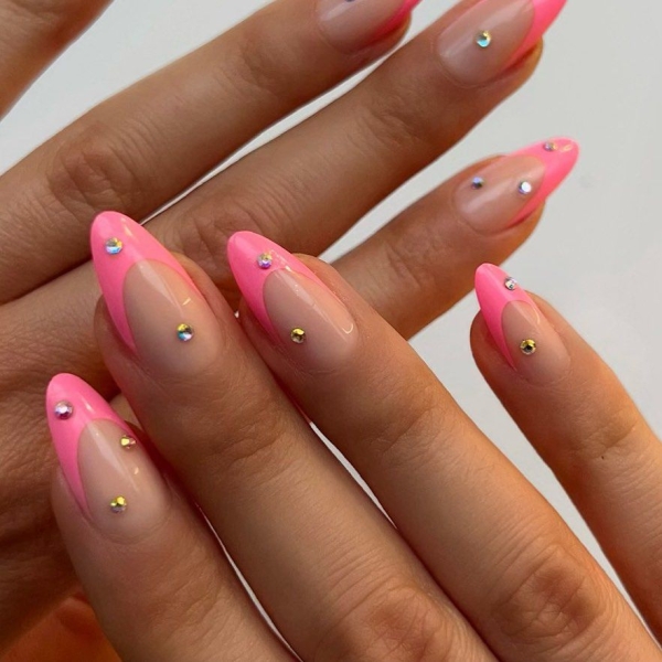 From elegant neutrals to bold patterns, find inspiration for your next salon visit with these stunning oval nail designs. The shape is a blend of almond and round nails.