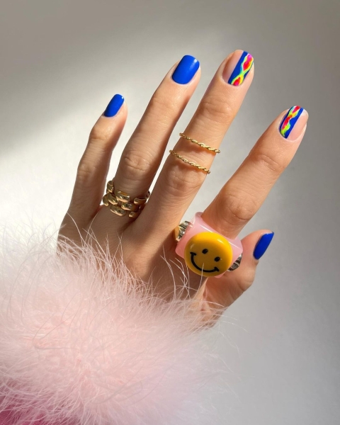 From elegant neutrals to bold patterns, find inspiration for your next salon visit with these stunning oval nail designs. The shape is a blend of almond and round nails.