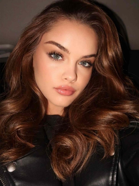 Hair looks much more dimensional with highlights. Here, explore the best fall highlights for brown hair, according to professional hairstylists.