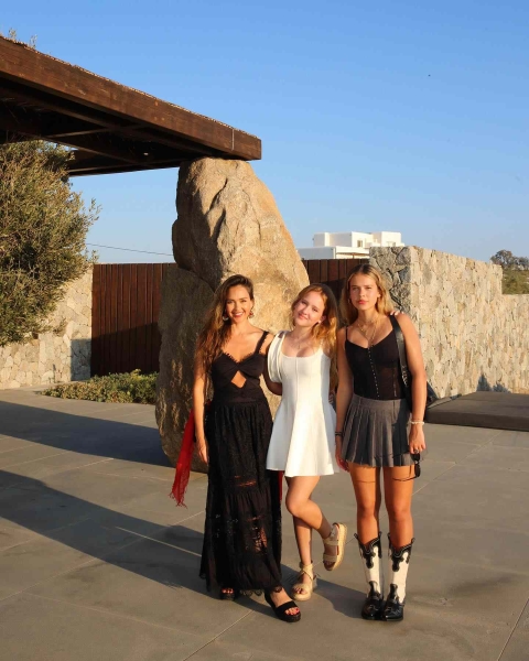 Jessica Alba and her two daughters, Honor and Haven, coordinated outfits for a night out in Mykonos. See their looks, here.