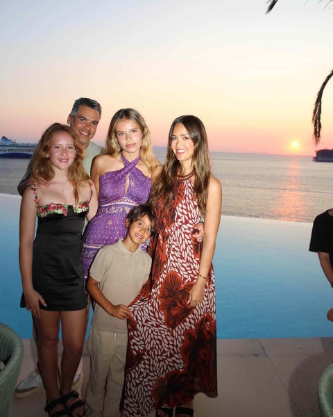 Jessica Alba and her two daughters, Honor and Haven, coordinated outfits for a night out in Mykonos. See their looks, here.