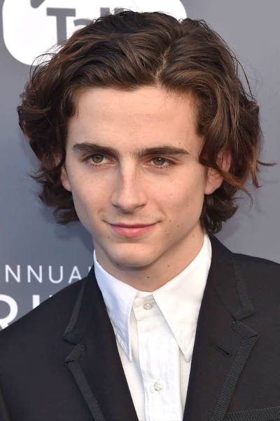 Middle Parting Hairstyles for Men: Perfecting the Curtains Trend