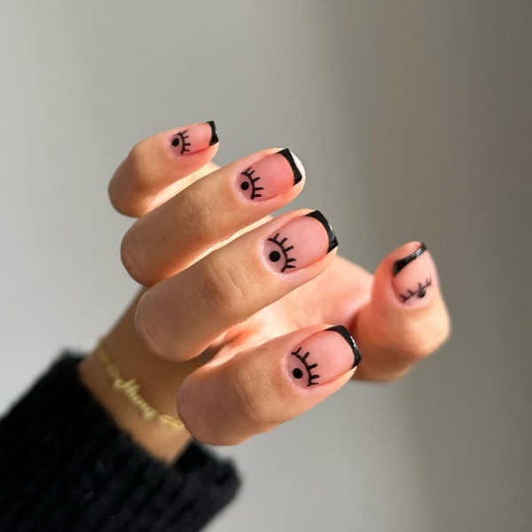 Square nails are making a comeback! From tortoiseshell print to colorful French manicures, scroll through 20 square fall nail ideas we can’t wait to recreate this autumn.