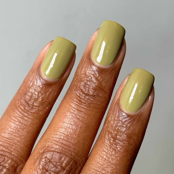 Square nails are making a comeback! From tortoiseshell print to colorful French manicures, scroll through 20 square fall nail ideas we can’t wait to recreate this autumn.