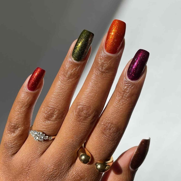 Square nails are making a comeback! From tortoiseshell print to colorful French manicures, scroll through 20 square fall nail ideas we can’t wait to recreate this autumn.