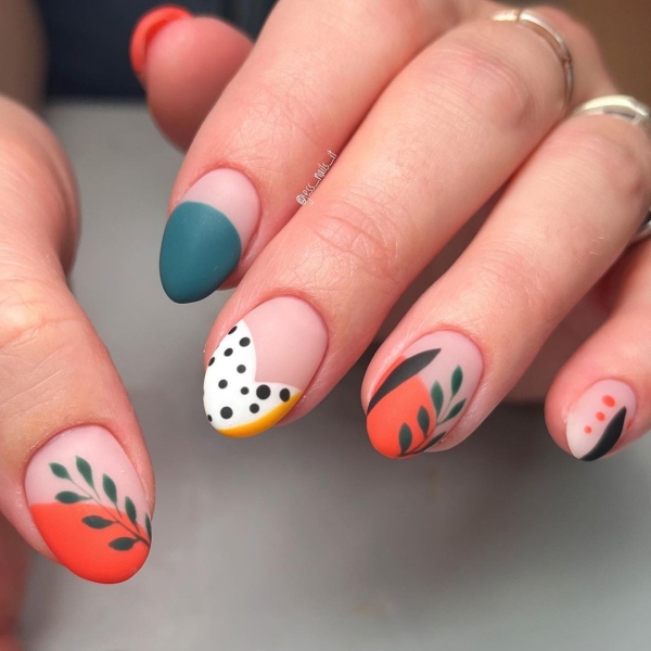 With the promise of a crisp, cool autumn right around the corner, there is no better time to change up your nail routine. Swipe through 40 stunning French nail ideas for fall.