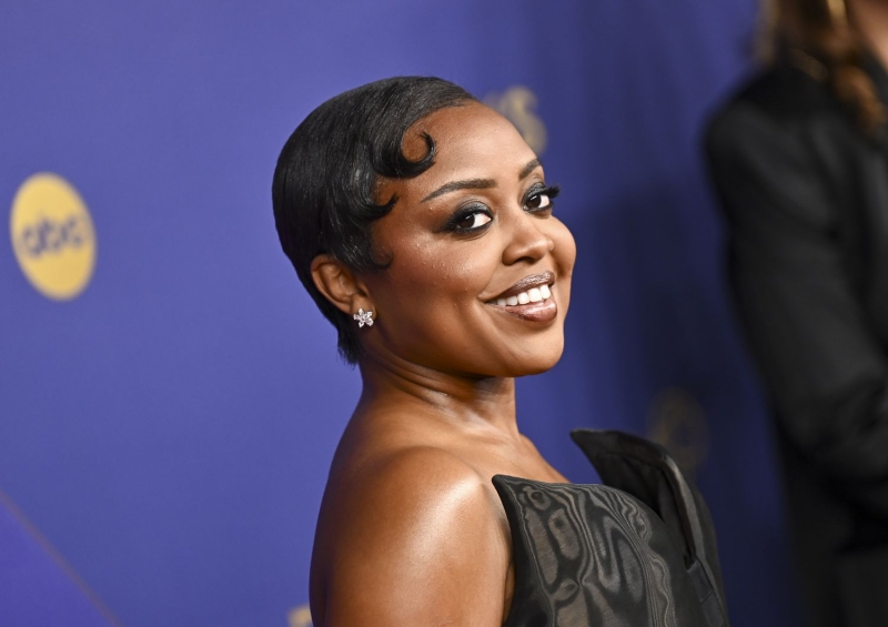 'Abbott Elementary' co-stars Quinta Brunson and Sheryl Lee Ralph both sported sleek kiss curls à la Josephine Baker to the 2024 Emmys.