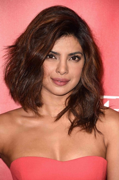 Asymmetrical lob haircuts combine the easy sophistication of a long bob with the slight edge of an uneven chop. Here are 20 options for inspiration.