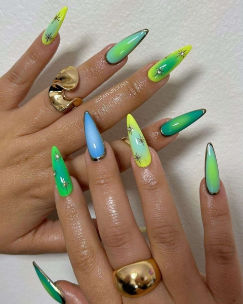 From earthy swirls to clean French manicures, here are 20 manicures that are perfect to wear during Virgo season.