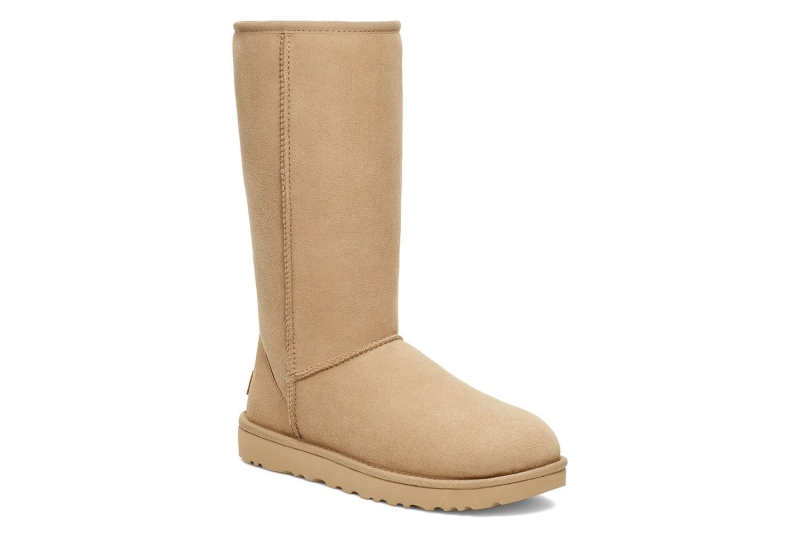 Gilt has major markdowns on Ugg boots and slippers for Labor Day weekend. The brand’s Classic Short boots, Mini Platform boots, and Classic Suede Slippers are more are up to 62 percent off.