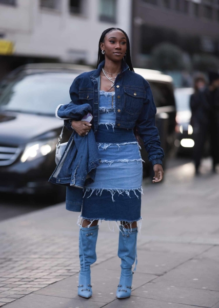 If you're wondering how to style a denim dress, you're in luck. From outerwear to complementary accessories, check out 17 denim dress outfits, here.