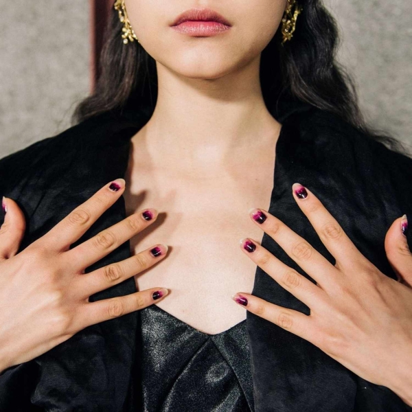 September is the perfect time to start embracing richer, cooler tones and earthier palettes in your fashion and beauty choices. Here, explore over a dozen September nail ideas featuring with the hues.