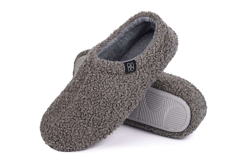 Amazon is overflowing with comfy slipper options ahead of October Prime Day, including indoor-outdoor slippers or fuzzy memory foam slip-ons. We’ve rounded up the eight best pairs on sale, starting at $10.