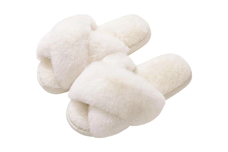 Amazon is overflowing with comfy slipper options ahead of October Prime Day, including indoor-outdoor slippers or fuzzy memory foam slip-ons. We’ve rounded up the eight best pairs on sale, starting at $10.