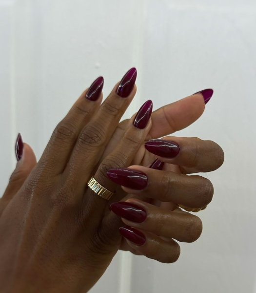 As fabulous as red wine looks in a glass, its color is even more stunning for a moody autumnal manicure. Here, scroll through 20 red wine nail looks perfect for fall.