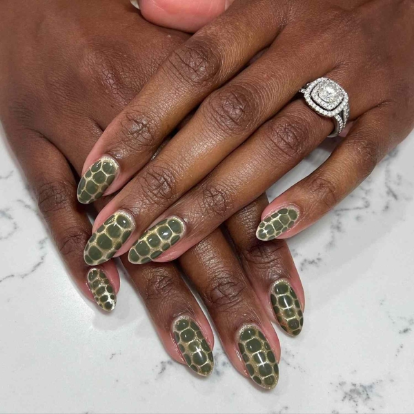 Autumn tones, animal prints, and foliage details are the easiest way to elevate manicures for the November. Here, explore over a dozen November nail ideas.