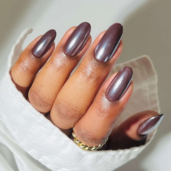 Autumn tones, animal prints, and foliage details are the easiest way to elevate manicures for the November. Here, explore over a dozen November nail ideas.