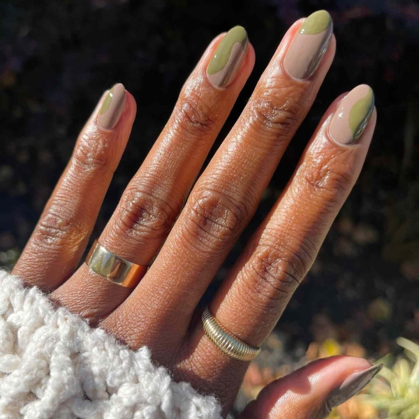 If you're looking for the best fall green nails to wear this autumn, look to these 17 photos for inspiration to take to the nail salon. From mint green to emerald hues, there's a green nail look for every occasion.