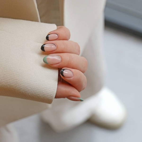 If you're looking for the best fall green nails to wear this autumn, look to these 17 photos for inspiration to take to the nail salon. From mint green to emerald hues, there's a green nail look for every occasion.