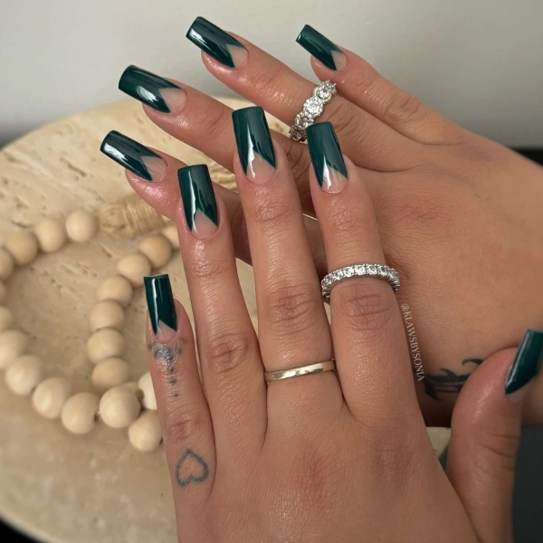 If you're looking for the best fall green nails to wear this autumn, look to these 17 photos for inspiration to take to the nail salon. From mint green to emerald hues, there's a green nail look for every occasion.