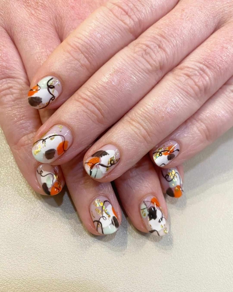 Just as the leaves change their colors, your nails might be due for a change as well. Here are 19 dark nail art designs to choose from.