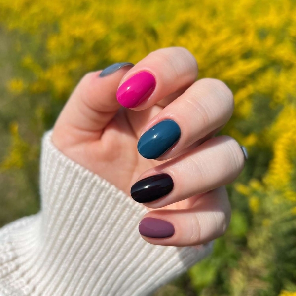 Ombré nail designs are easy to achieve at home. Here, explore 20 ombré nails for fall.