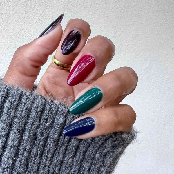 Ombré nail designs are easy to achieve at home. Here, explore 20 ombré nails for fall.