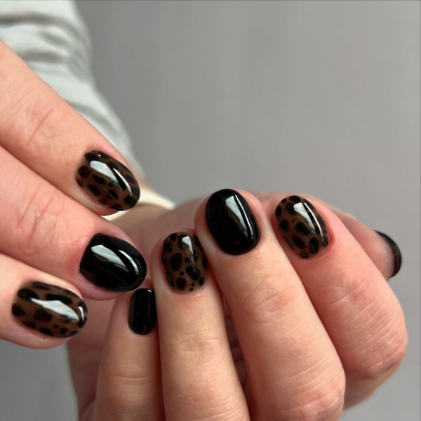 Scorpios are mysterious, passionate, magnetic, and ambitious. So to honor the sign through a manicure, the look should be anything but simple. Here are 20 befitting looks.