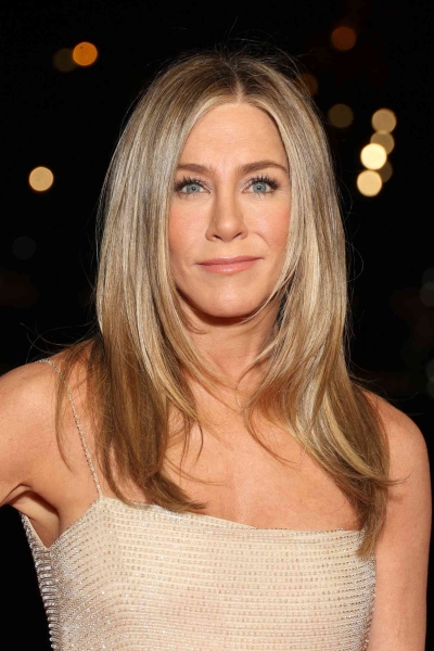 Want to know everything Jennifer Aniston does to keep her skin glowing and flawless at 55? Here, get a comprehensive breakdown of her entire skin-care routine.