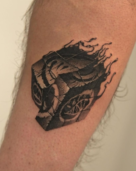 Yujhi: The Master of Surrealist Blackwork Tattoos