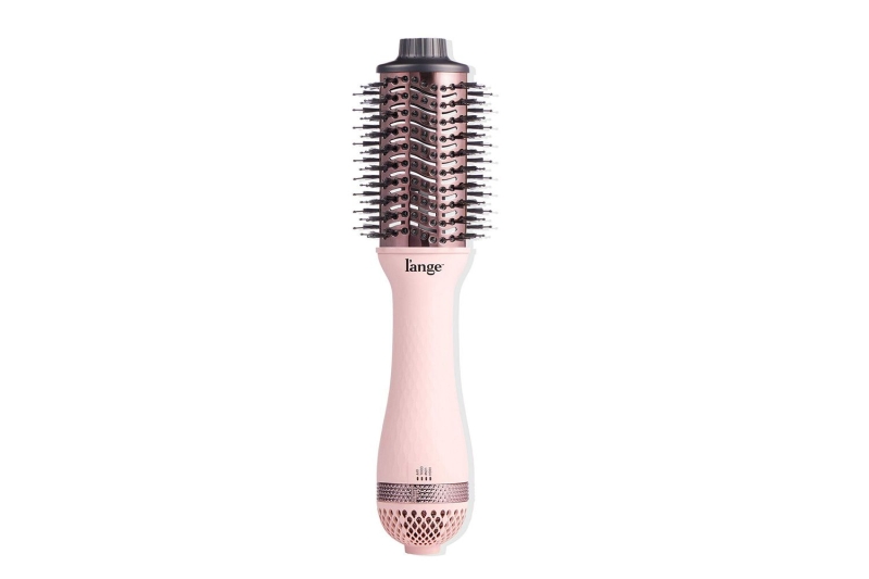 A shopping editor reviews Revlon’s One-Step Volumizer Hair Dryer and Styler with her new bob haircut. Here’s how to shop the best-selling heat styling tool on sale at Amazon.