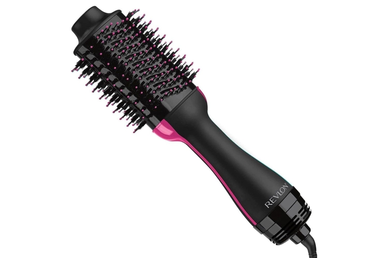 A shopping editor reviews Revlon’s One-Step Volumizer Hair Dryer and Styler with her new bob haircut. Here’s how to shop the best-selling heat styling tool on sale at Amazon.