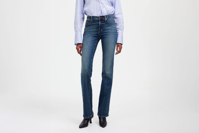 Cindy Crawford stepped out in leg-elongating flare jeans Jennifer Lopez, Victoria Beckham, and Drew Barrymore are also fans of. I found eight lookalikes of the flattering denim style at Amazon, Nordstrom, and J.Crew, starting at just $41.