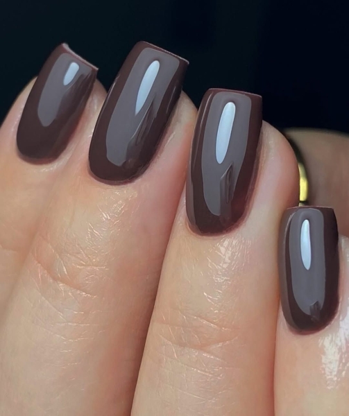 Explore 15 ways to try out the mocha manicure trend. Whether your nails clean and simple or over-the-top ornate, we've got the best look for you.