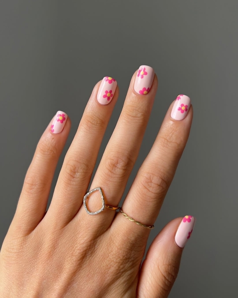 Light pink is a classic nail color. It mimics the color of the natural nail bed and is neutral enough to go with any outfit. Whether you prefer a neutral nail look or something bolder, find inspiration here.