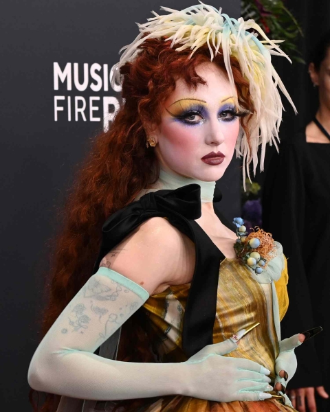 From Doechii to Chappell Roan, tonight's beauty looks pushed the boundaries of creativity. Scroll through all the best beauty looks from the 2025 Grammys.