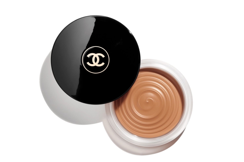 Jennifer Lopez’s 2025 Grammy Awards makeup look included Chanel’s Les Beiges Healthy Glow Foundation. Grab the foundation shoppers with mature skin say doesn’t settle into fine lines.