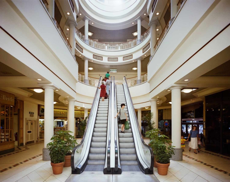 Malls have transformed from a gathering place and cultural hub in the '90s and '00s. Brands like Bloomingdales and Mejuri are embracing a new wave of retail at malls, while nostalgic standbys thrive and others languish.