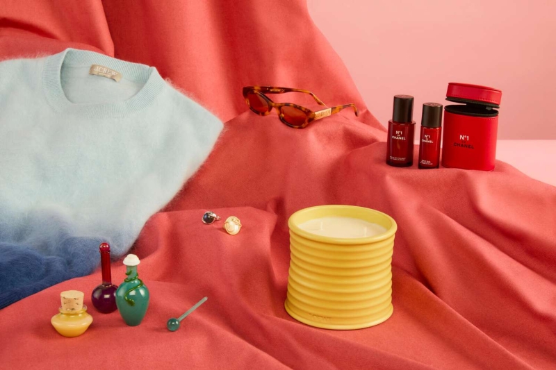 These are the 27 best gifts for her to gift this spring, according to a beauty editor. Top gifts include the Coach Tabby Bag, Catbird’s Dollhouse Locket, and Numbuzin’s NAD+ face mask.