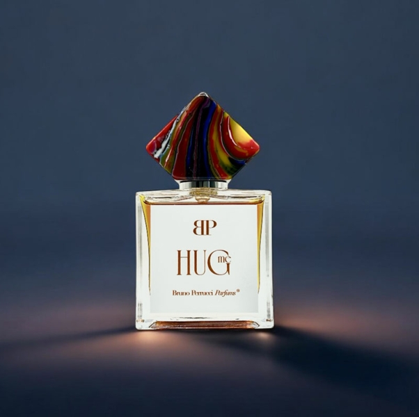 An Olfactory Embrace: “Hug Me” by Bruno Perrucci / Mood